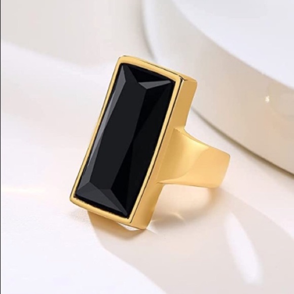 Black Glass Statement Ring 18k gold plated new - Picture 2 of 3